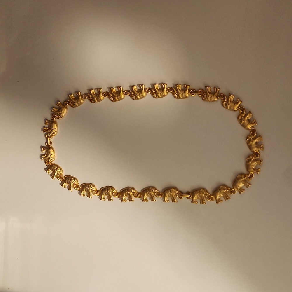 EUC *RARE* Vintage Gold Elephant Necklace